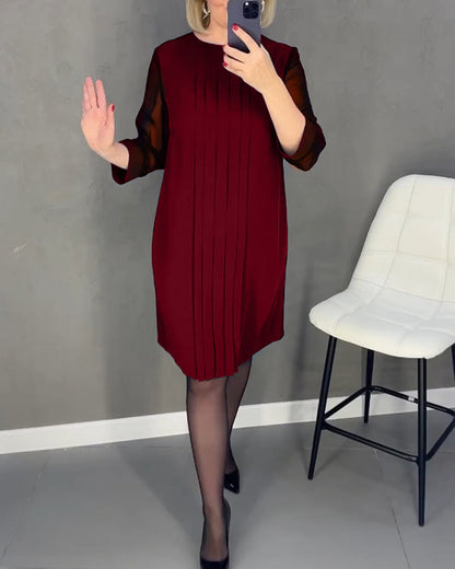 Elżbieta | Elegancka czarna sukienka z plisowanym przodem